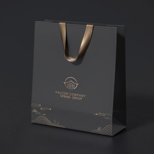 تخصيص شعار العلامة التجارية الفاخرة ورقة سوداء تغليف الملابس هدية حقيبة تسوق Paperbag
