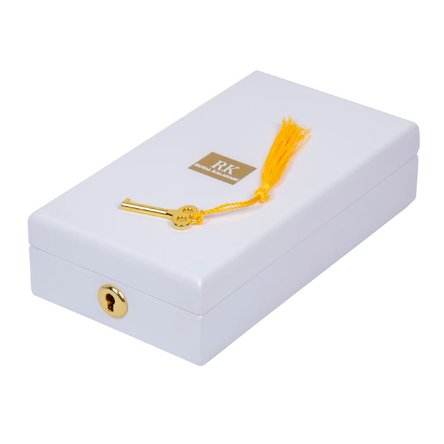 صندوق عطر الزفاف الحلو الأبيض النقي