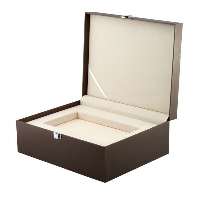 النساء إدراج لعبة سرير بسيطة عينة خالية