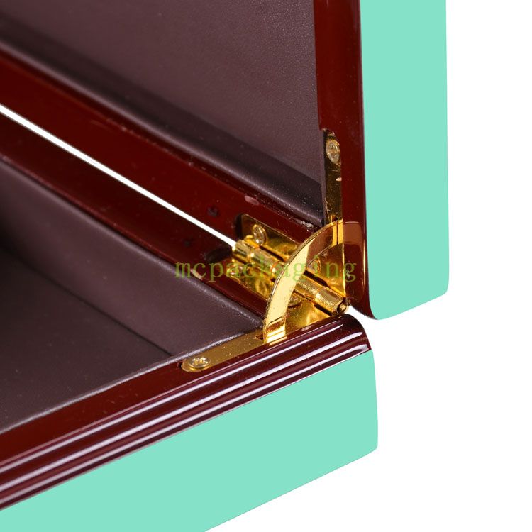 المملكة العربية السعودية موسم الرياض بالون صندوق هدايا العيد زينة صندوق رمضان صندوق كارفور رمضان VIP