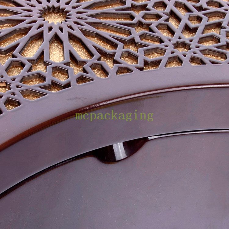 KSA Jeddah Season Moon Shape Wood Chocolate Dates GFT Display في دبي