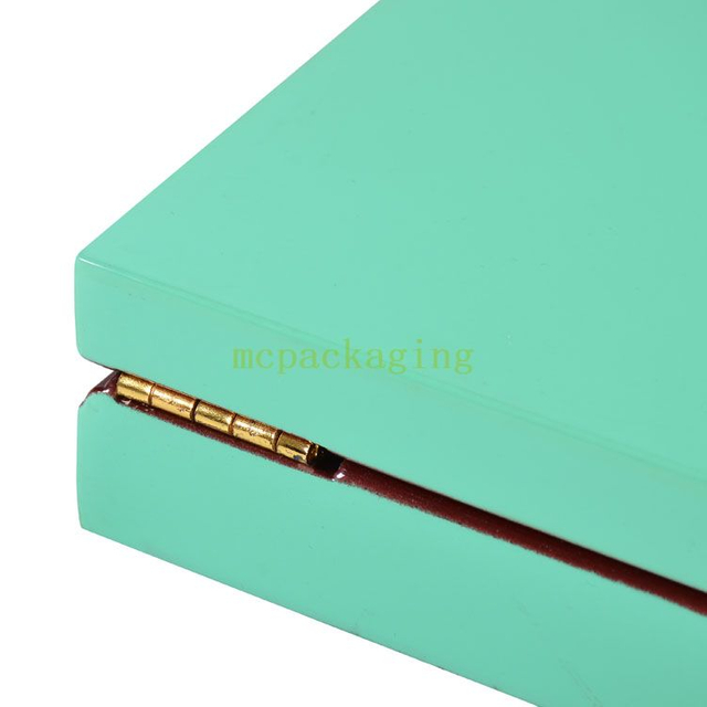 المملكة العربية السعودية موسم الرياض بالون صندوق هدايا العيد زينة صندوق رمضان صندوق كارفور رمضان VIP